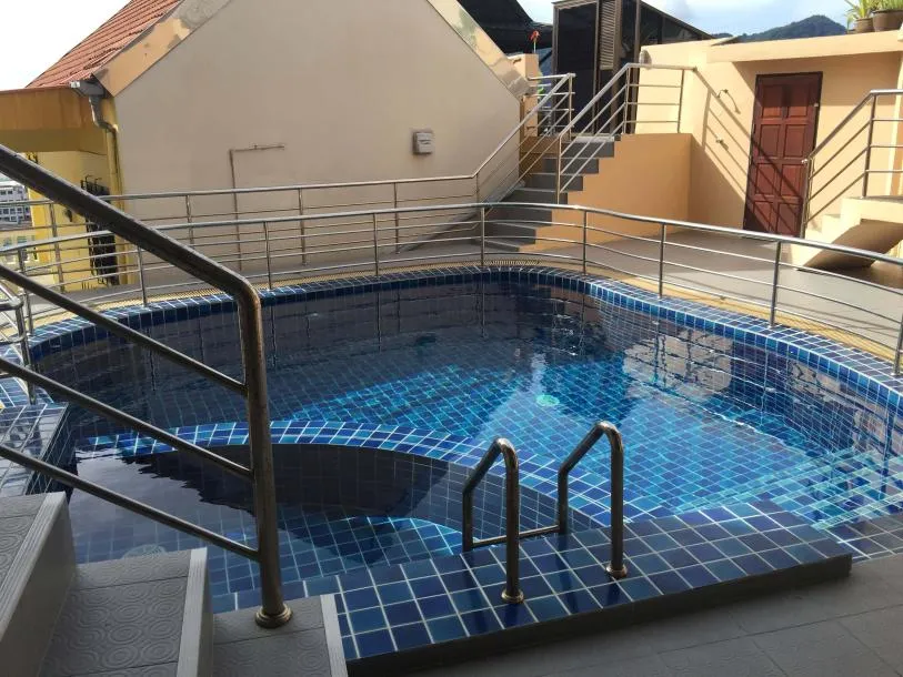 Appartement rénové d'une chambre de 60 m² avec vue sur la plage de Patong à louer