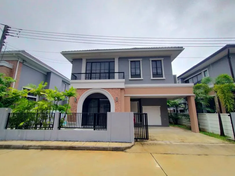 Lussuosa Villa con Piscina 4 Camere da Letto in Affitto a Lungo Termine - A soli 1 Minuto dalla British International School Phuket