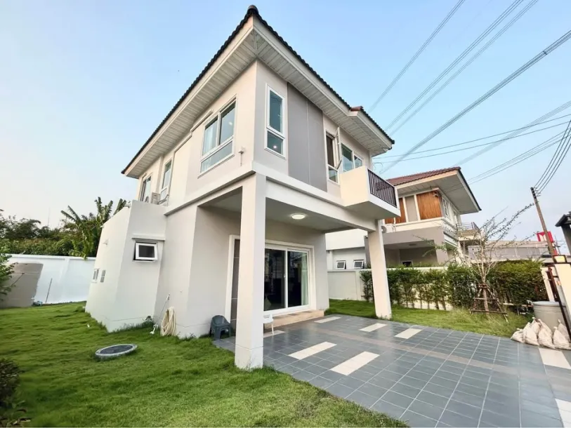3 bedroom 2 bathroom Single House in Modern Styles in Koh Keaw