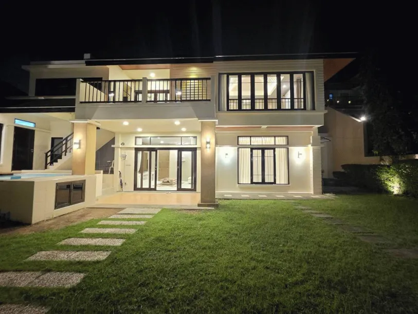 Casa com Piscina Privada para Alugar em Wichit - Área Tranquila, Perto das Praias
