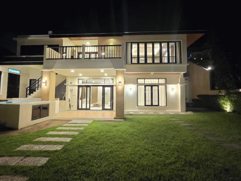Moradia com Piscina e Jardim Privado - Espaçosa Casa Familiar de 3 Quartos em Wichit, Phuket