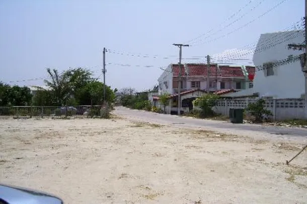 Großes Grundstück im Herzen von Hua Hin, perfekt teilbar für Bungalows oder Reihenhäuser