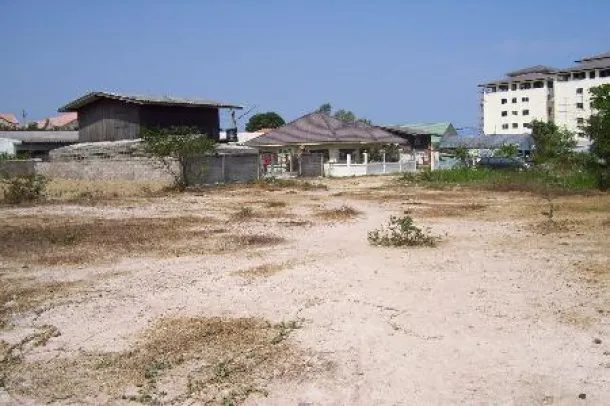 Terrain à Vendre à Hua Hin Près de Nouveaux Développements et Vues sur la Montagne