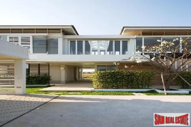 Große Luxuriöse neue Häuser in Hua Hin Golf Course Community