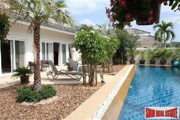 Villa avec piscine de 3 chambres entièrement meublée à vendre.