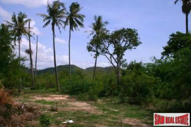 Un terrain à vendre près du centre-ville de Hua Hin.