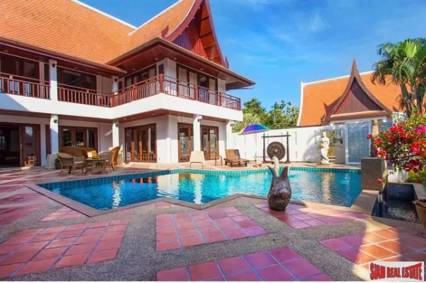 Sirinthara Villa - Spaziosa Villa Tailandese con Sei Camere da Letto e Piscina a Rawai