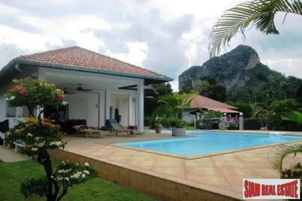 Vista Montagna Piscina Privata Tre Camere da Letto in Vendita ad Ao Nang