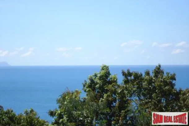 Pequeno Lote de Construção com Vista Mar