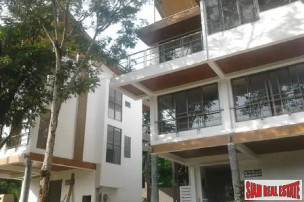 Neues Privathaus mit Berg- und Seeblick zum Verkauf in Chalong