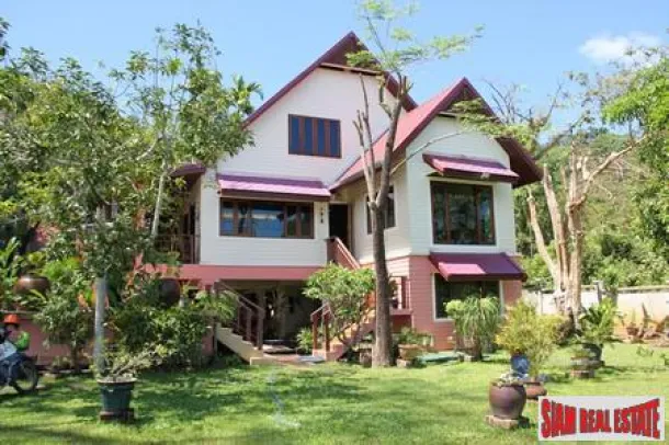 Wunderschönes Haus im thailändischen Landhausstil mit drei Schlafzimmern, Meerblick und großen Gärten auf Koh Sirey