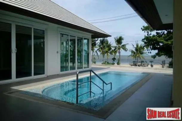 Moderne Villa mit vier Schlafzimmern direkt am Strand mit Pool und freiem Meerblick in Pattaya