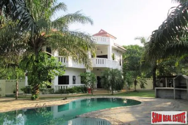 Edificio di Appartamenti e Terreno Unico e Bellissimo a Lanta Valley - In Vendita a Koh Lanta!