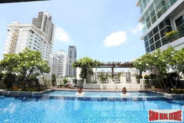 Prime 11 - Vistas a la piscina, zona deseable desde este moderno apartamento de dos dormitorios, Sukhumvit Soi 11