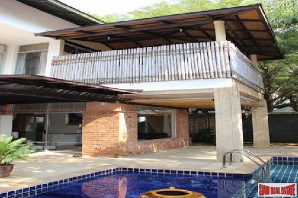 Villa avec piscine près de la plage à vendre à Na Jomtien Pattaya