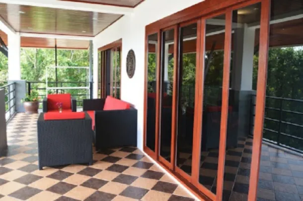 3 Bedroom Sea View Apartment