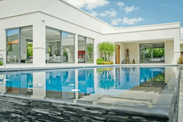 4 Chambres 4 Salles de Bain Grande Maison Moderne dans un Emplacement Haut de Gamme - East Pattaya