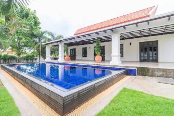 BANYAN RESIDENCES: Lussuosa Villa con Piscina 3 Camere da Letto