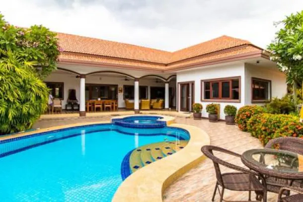 BELGRAVE VILLAS : Neu renovierte L-förmige Poolvilla