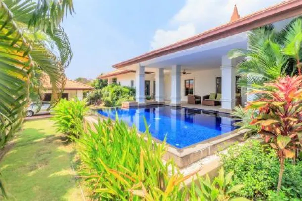 BANYAN RESIDENCES: VILLA CON 2 CAMERE DA LETTO E PISCINA