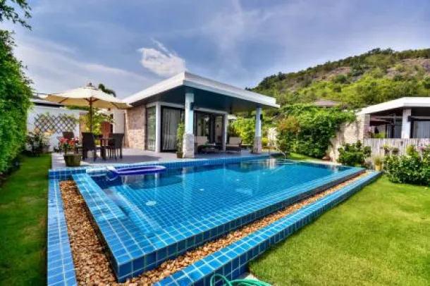 LO SPIRITO: Incantevole Villa con Piscina 3 Camere da Letto con Vista Mare e Montagna