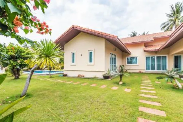 Villa di Ottima Qualità con Piscina 4 Camere da Letto vicino alla Spiaggia di Dolphin Bay