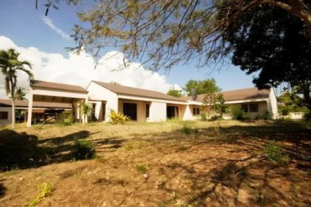 Villa 4 Chambres Bon Marché près de la Plage