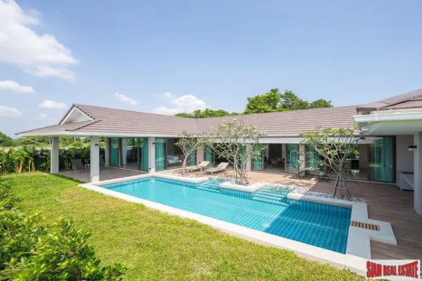 Nouveau développement de villa avec piscine de trois chambres, piscines privées et verdure à Hua Hin