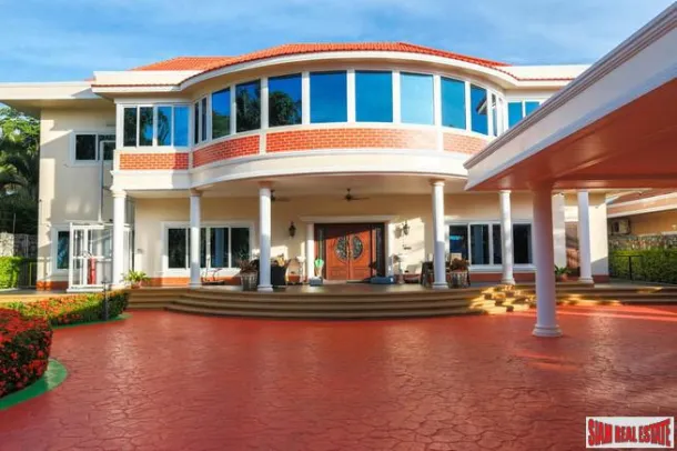 Enorme Finca Privada de Lujo con Siete Dormitorios, Bungalow para Invitados y Piscina Privada