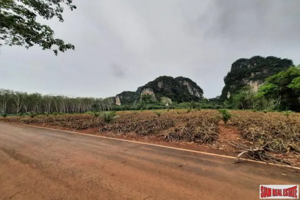 Ein Rai quadratisch geformtes flaches Grundstück zum Verkauf in Ao Nang, Krabi