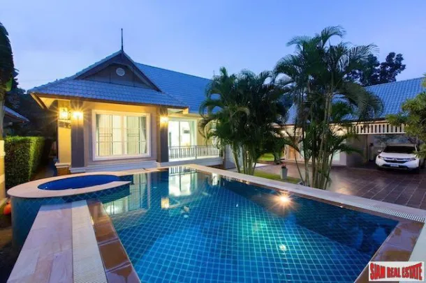 Tippawan Village 5 - Villa di Qualità con Quattro Camere da Letto e Piscina in Vendita a Nord di Hua Hin