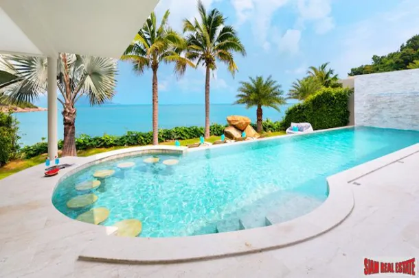 Exclusiva Villa de Cuatro Dormitorios Frente al Mar con Piscina en la Bahía de Plai Laem