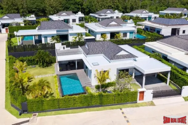 Nuovo complesso di ville di lusso moderne con piscina da sviluppatori esperti a South Hua Hin