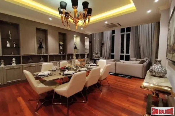 Nuevos Townhouses de Lujo de 3 Pisos y Cuatro Dormitorios en Venta en una Gran Ubicación de Pattaya