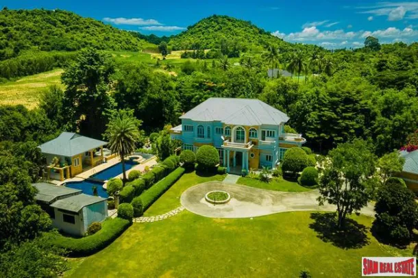 Domaine Rural de Luxe avec jusqu'à 11 Chambres à Vendre à Bang Saray, Chonburi