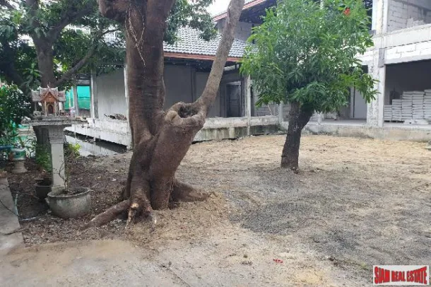 Land For Sale In Amazing Location On Quiet Street Just Minutes From BTS Thong Lo Bangkok.