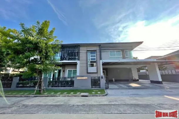 Laddarom Bangna - Le plus grand type de maison avec 4 chambres et 4 salles de bain à vendre dans un quartier résidentiel calme avec un accès pratique à l'aéroport et au centre-ville