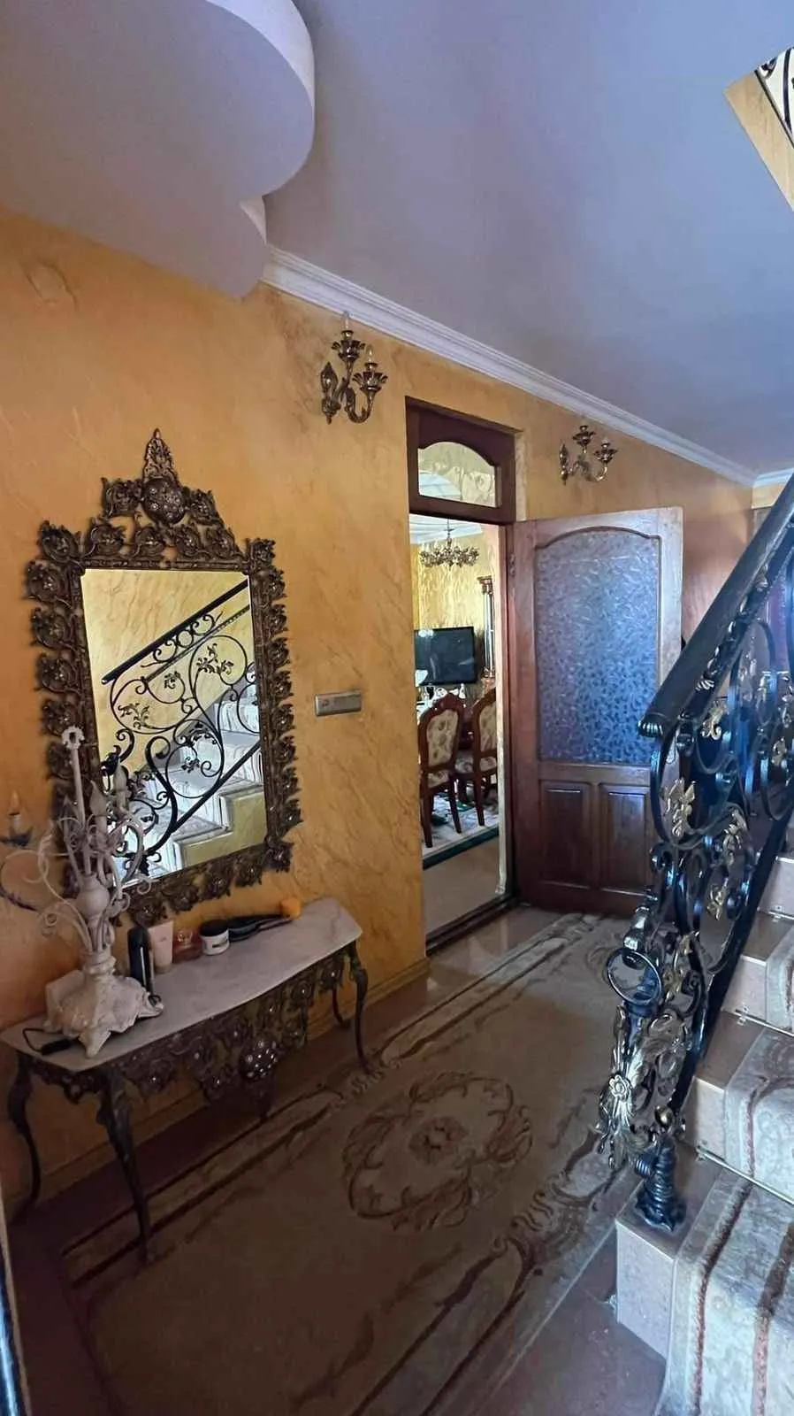 Casa con 4 Camere da Letto a Batumi