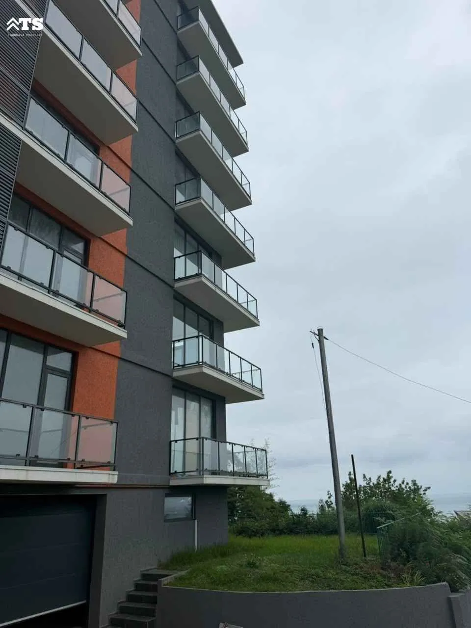 Appartamento con 2 Camere da Letto a Batumi