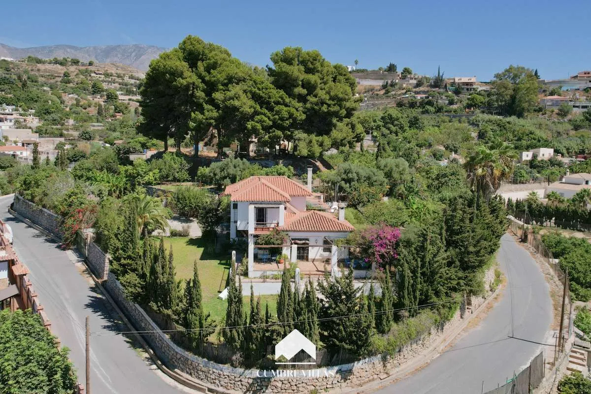 Casa de 5 dormitorios en Motril