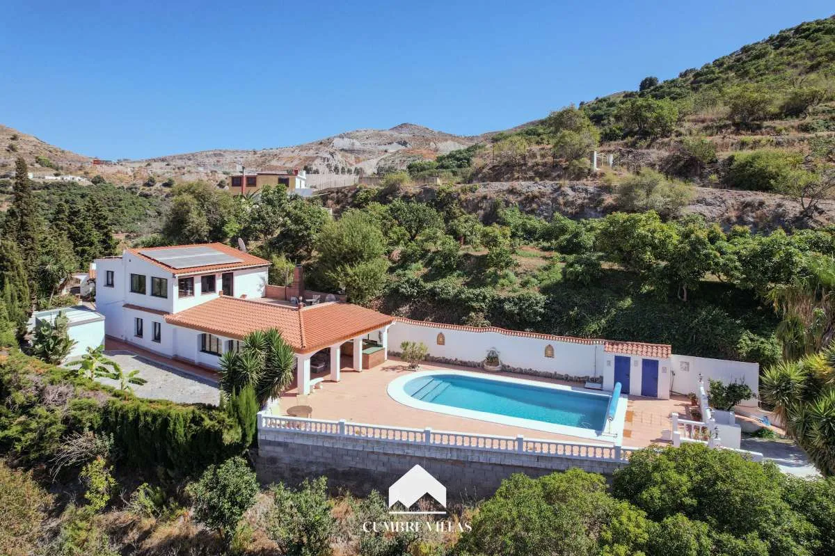 4 Bedroom House in Motril