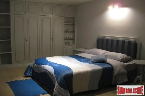Condominium Rénové de 2 Chambres et 2 Salles de Bain - Na Jomtien