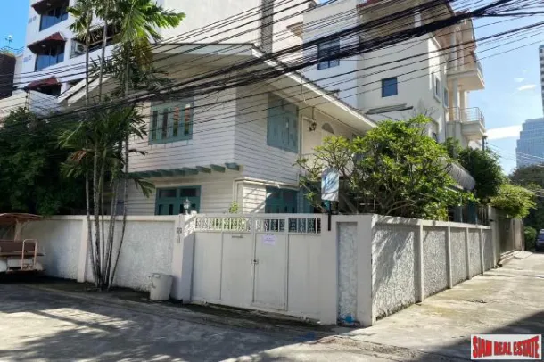 Casa Privada de Três Quartos de 300 metros quadrados para Alugar em Nana BTS