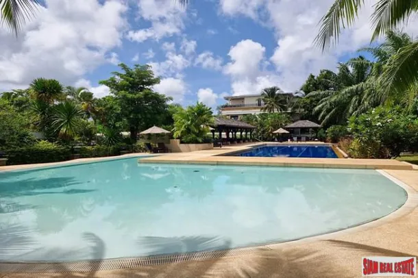 Chom Tawan - Appartement Spacieux et Élégant de 3 Chambres, 3 Salles de Bain, 250 m², à 200 m de la Plage de Layan