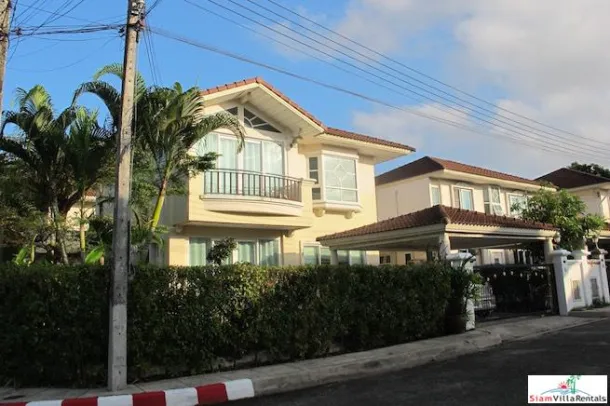 Supalai Garden Ville - Pa Klok'ta Kiralık İki Katlı Dört Yatak Odalı Manzaralı Bahçe Kenti
