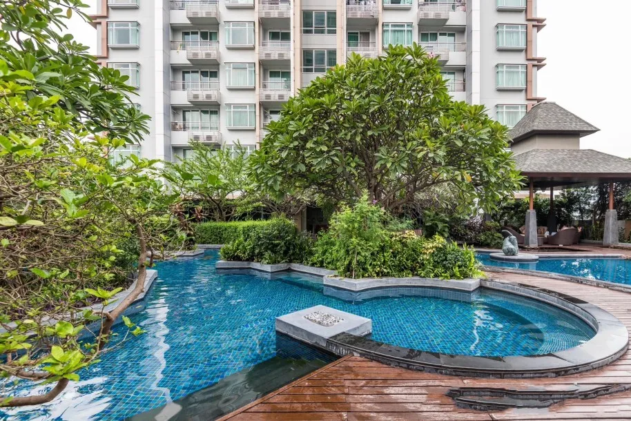 Circle Condominium - Grand appartement de 2 chambres, 2 salles de bain - 93 m² à louer à Phetchaburi, Bangkok.