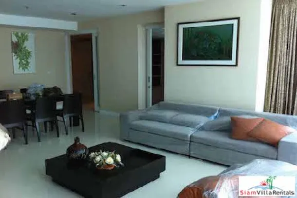Athenee Residence - Condominio de Lujo Muy Grande de Tres Dormitorios en Alquiler en Rajdamri BTS.
