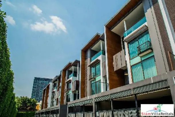 Residence 65 by Sansiri - Casa Adosada de Lujo Súper de 4 Dormitorios en Alquiler en el Corazón de Ekkamai
