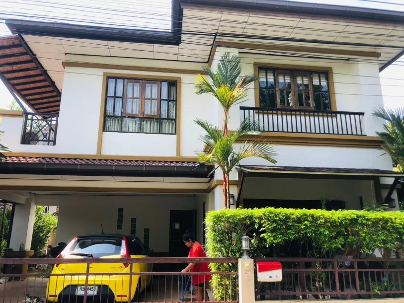 Dreizimmerhaus zu vermieten in Thalang