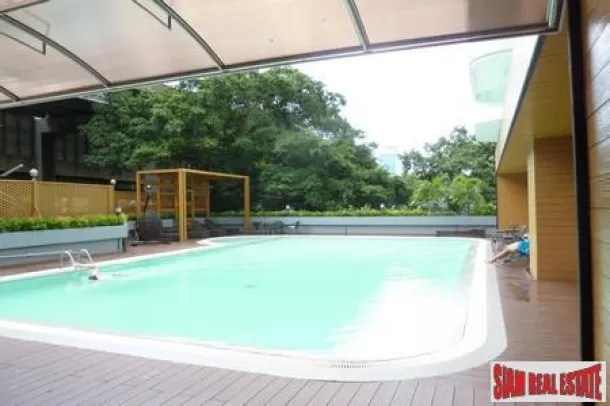Witthayu Complex - Apartamento Amplo de Dois Quartos perto do BTS Phloen Chit
